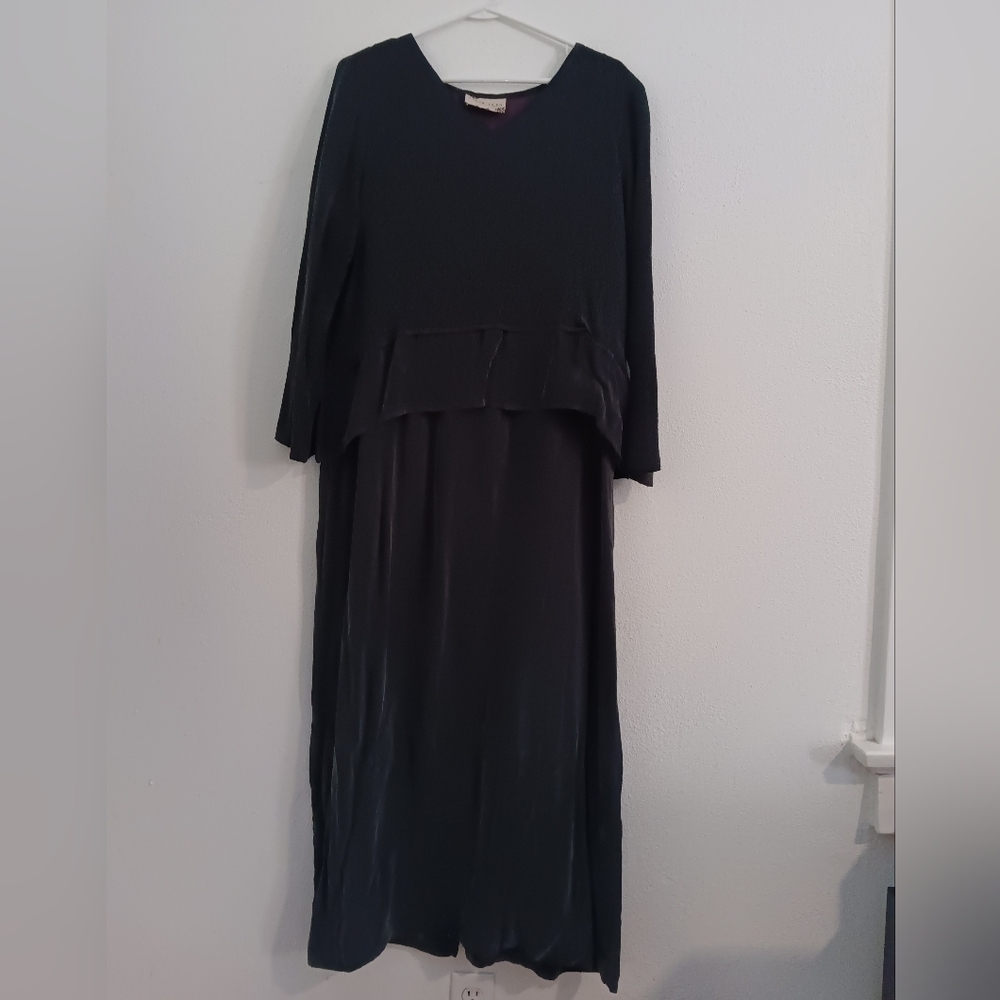 Earth Song black dress women's size 16 with 3/4 length sleeves